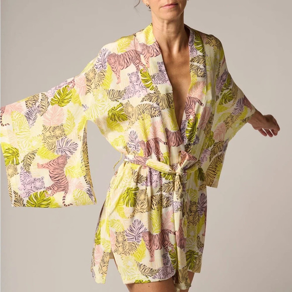 AISE The Kimono Silk Crepe de Chine  in Yellow Tiger Print One Size - Picture 10 of 10